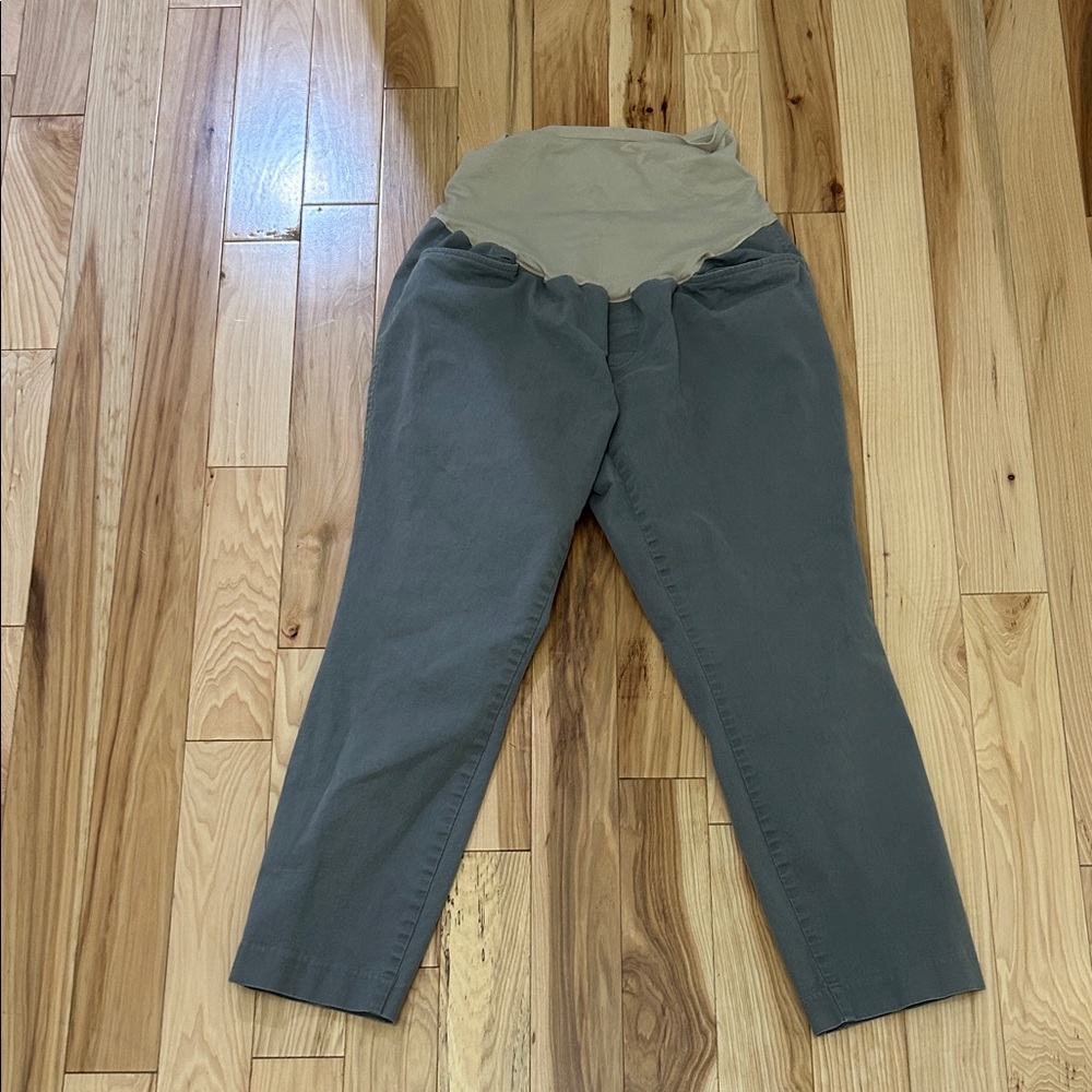 Old Navy maternity Gray Cropped Pants